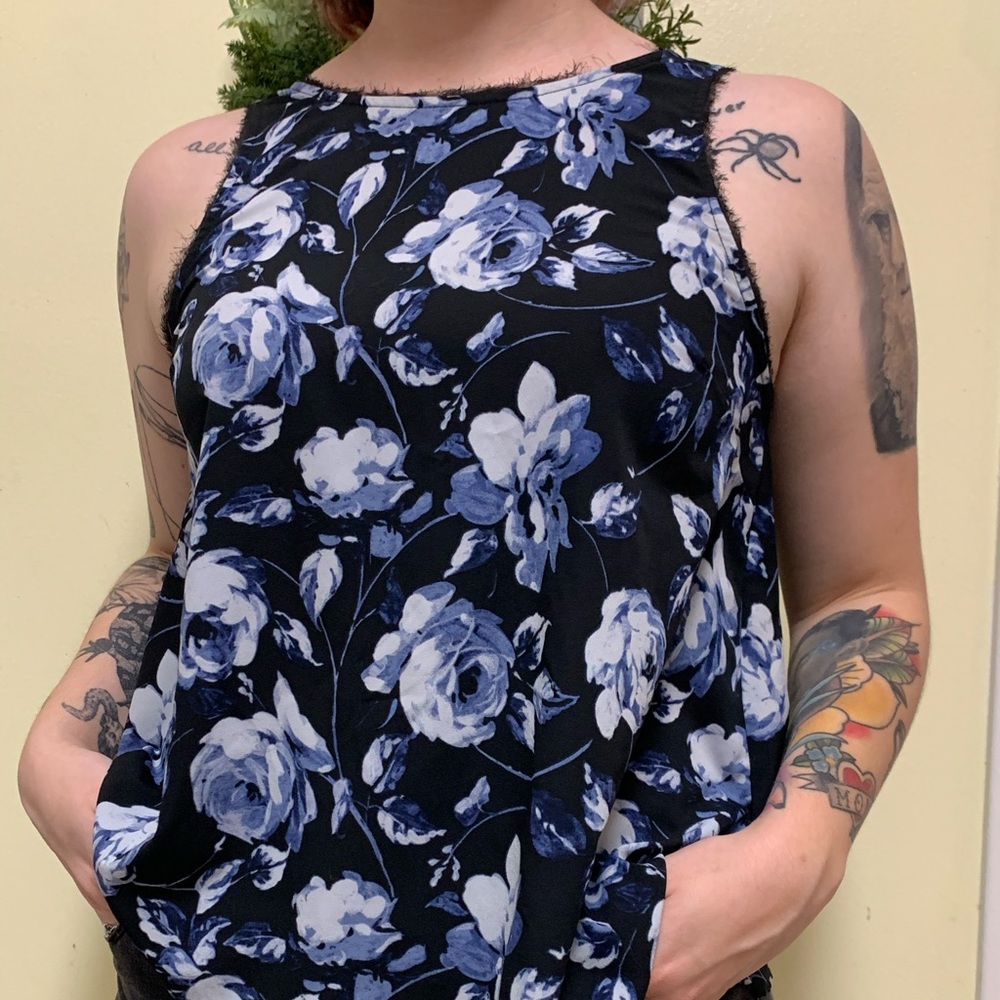 Black & Blue Floral Tank Top | Size Small